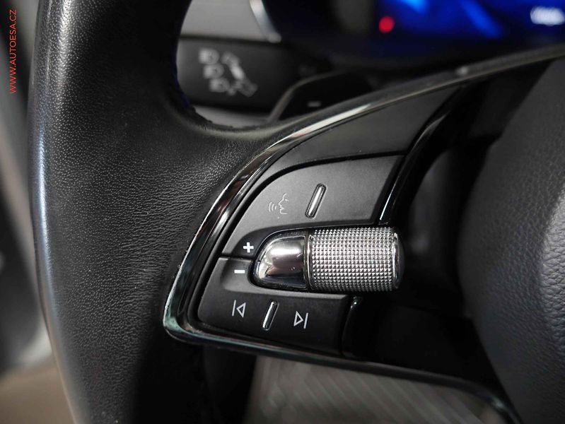 Škoda Octavia (2021) 2.0 TDi, Ambition, DSG, navi - fotka 17 z 21
