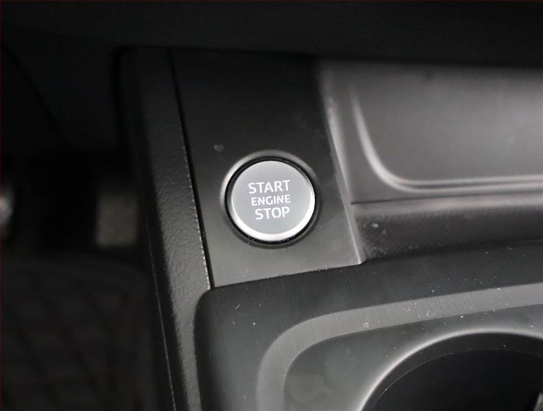 Audi A4 (2017) 2.0 TDI, Serv.kniha, Navi - fotka 17 z 25