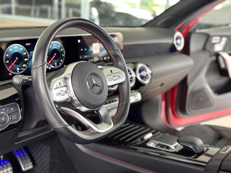 Mercedes-Benz Třídy A 200 AMG AUT*Panorama*Distronic - fotka 12 z 39