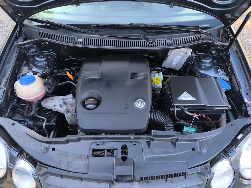Volkswagen Polo (2004) 1.2 DOLOŽENÉ KM - fotka 25 z 28
