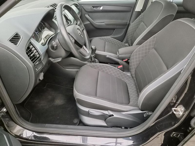 Škoda Fabia 1,0 TSI Ambition Plus - fotka 7 z 21