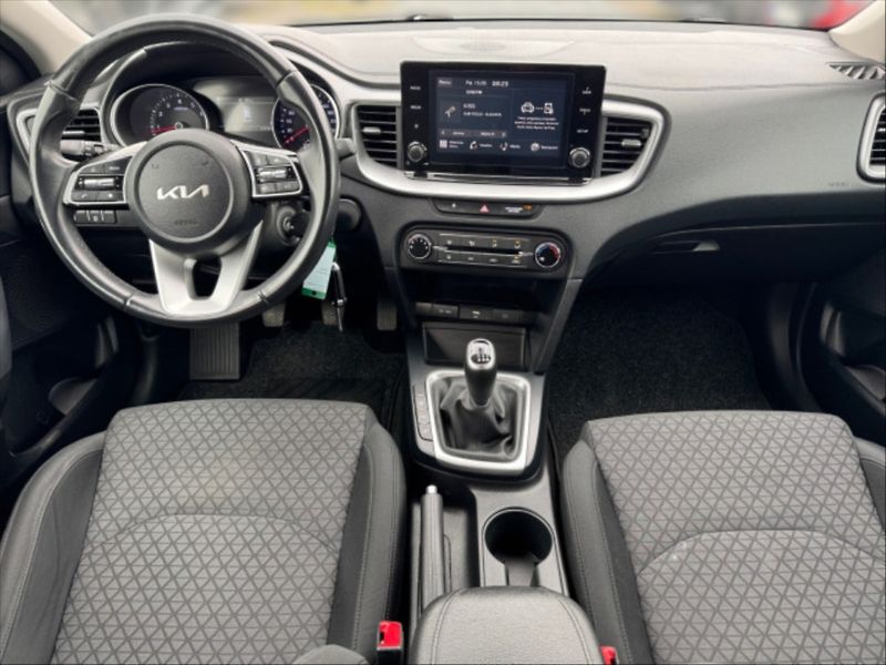 Kia Ceed 1,5 T-GDI 118 Fresh - fotka 7 z 10