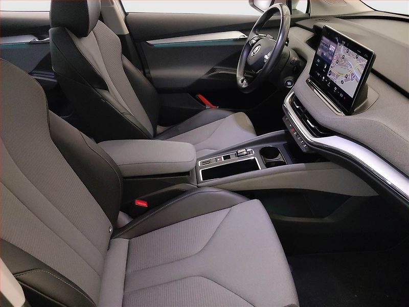 Škoda Enyaq (2021) Suite 60 (62 kWh), SoH 92% - fotka 9 z 23