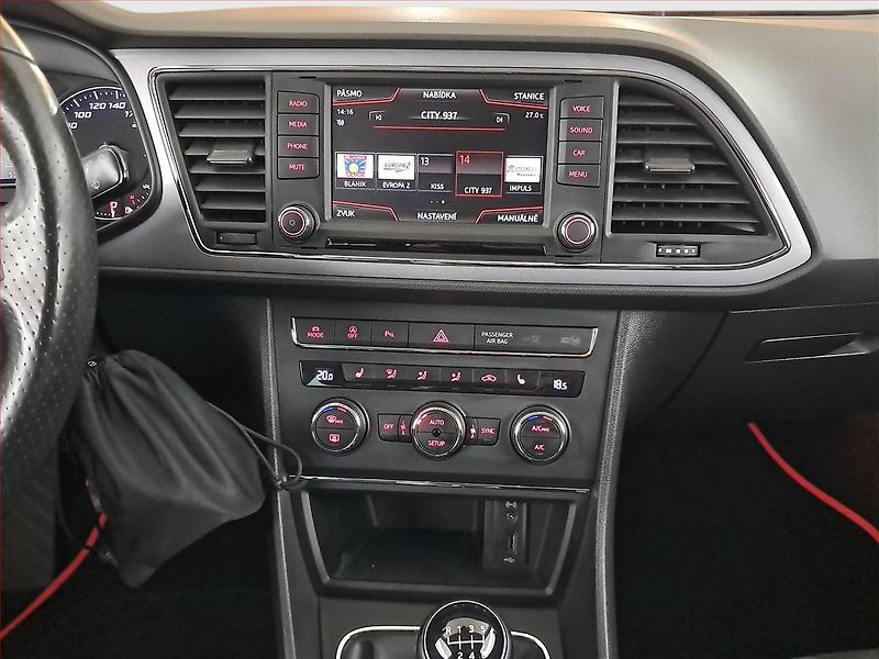 Seat Leon (2016) 1.8 TSI, Kůže, Tempomat - fotka 12 z 20