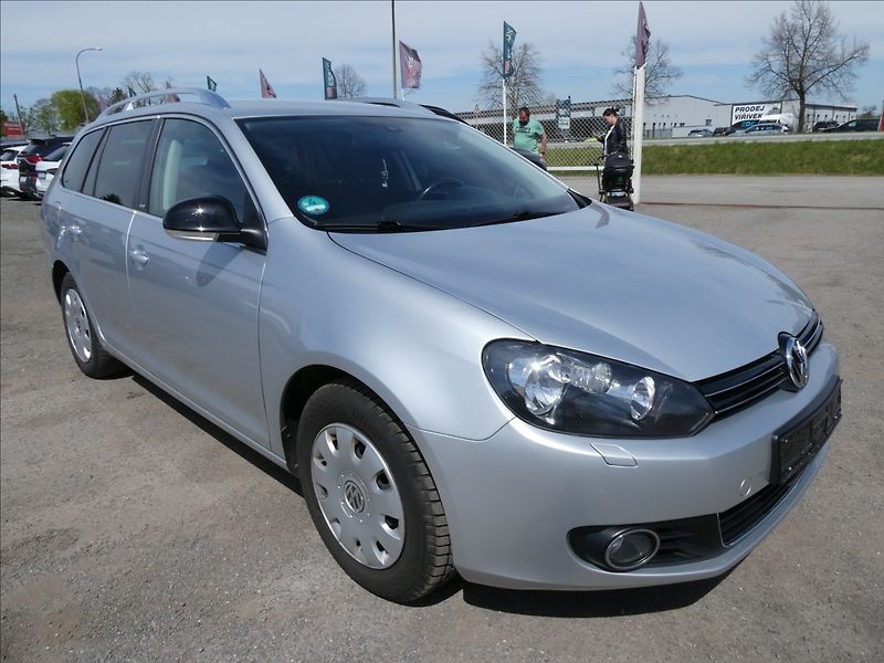 Volkswagen Golf 1,4 TSi 90kW STYLE - fotka 1 z 43