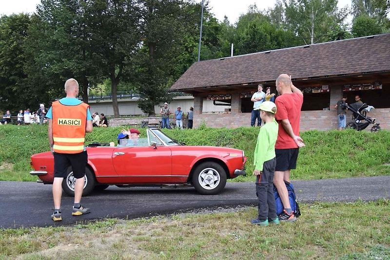 Hasičské hřiště v Huti obsadil další ročník Veterán Show.