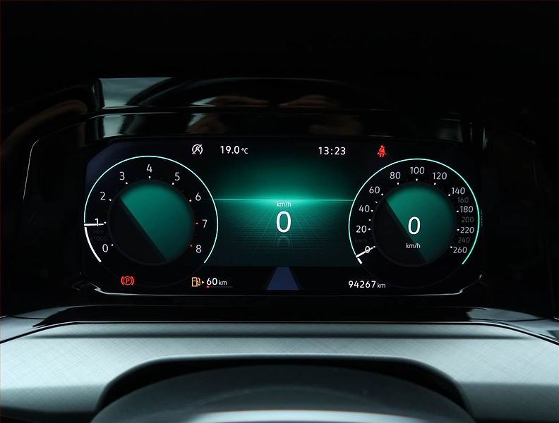 Volkswagen Golf (2021) Life 1.5 TSI, ČR,1.maj - fotka 11 z 22