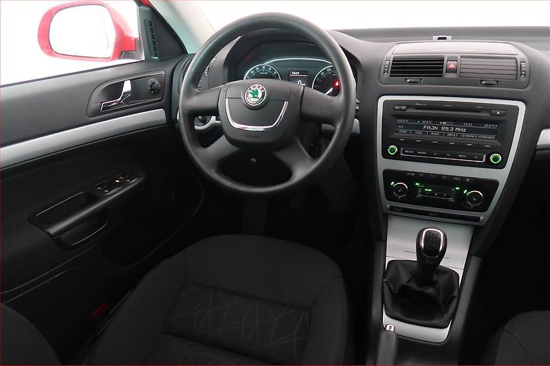 Škoda Octavia (2011) Ambition 1.6 TDI, Tempomat - fotka 7 z 15