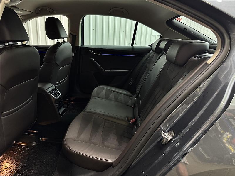 Škoda Octavia 2.0TDI 135kW 4x4 DSG L&K - fotka 33 z 44