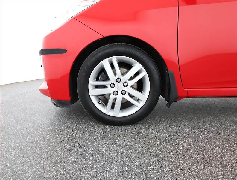Subaru Trezia (2011) 1.4 D-4D, Serv.kniha, po STK - fotka 15 z 15