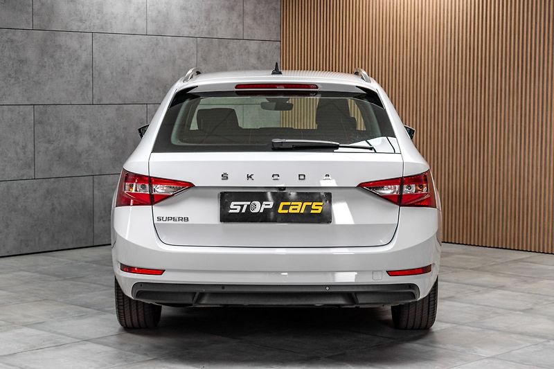 Škoda Superb 2.0 TDI REZERVACE - fotka 5 z 43