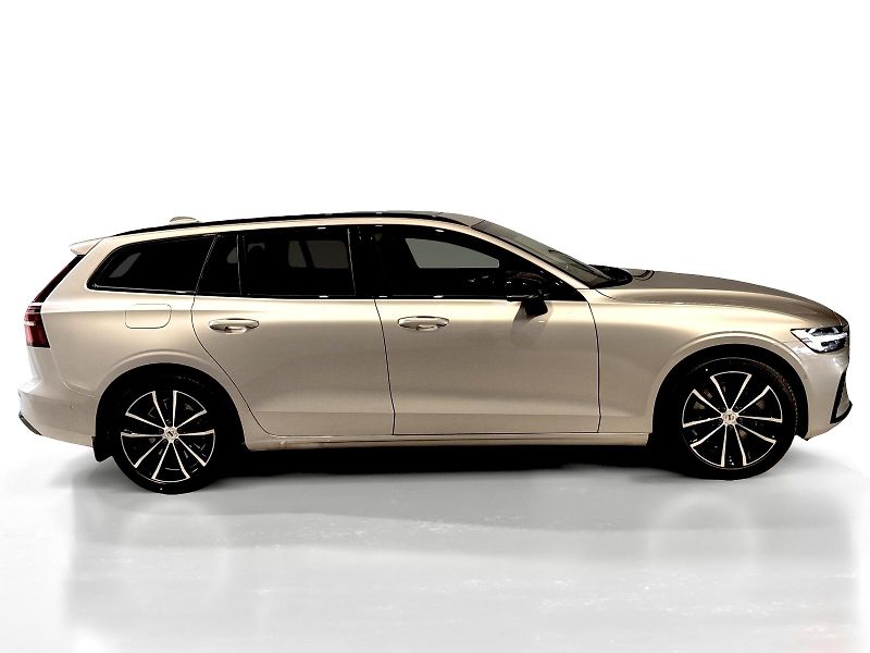 Volvo V60 (2026) T6 PHEV ULTRA DARK   - fotka 6 z 15