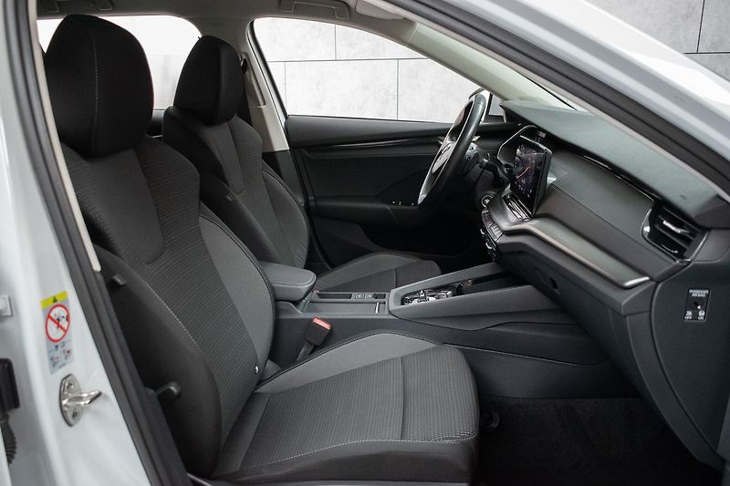Škoda Octavia 2.0TDI DSG*ACC*MIRROR-LINK*DPH - fotka 12 z 35