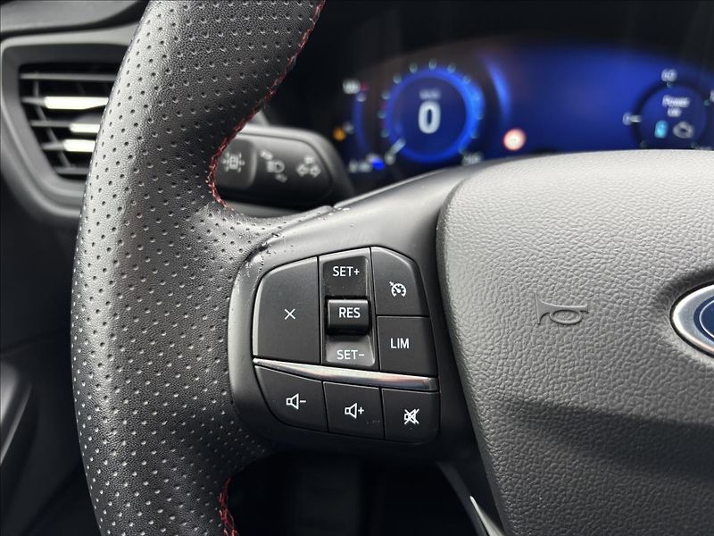 Ford Kuga 2,5 HEV ST-Line X AUT - fotka 24 z 33