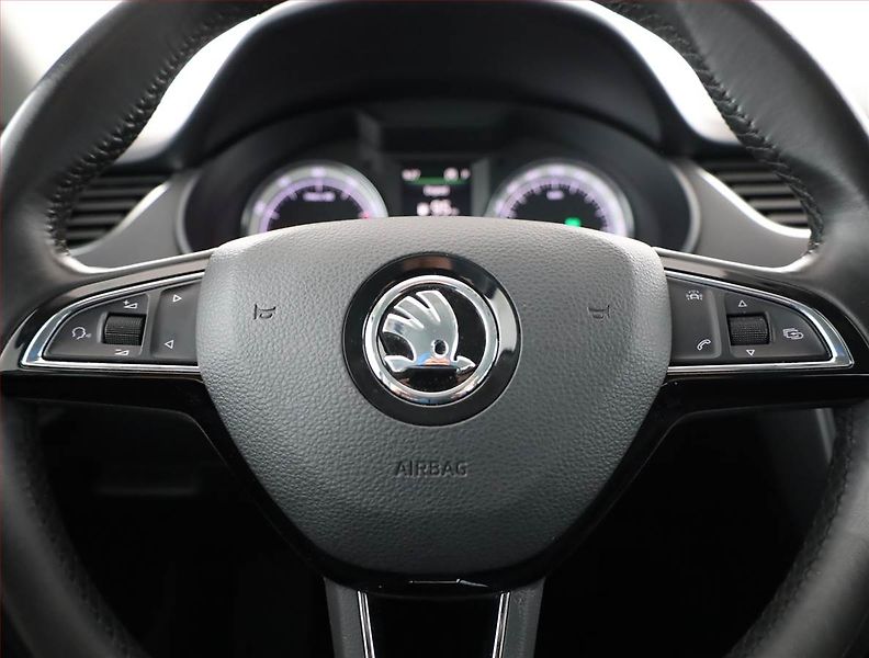 Škoda Octavia (2017) Style 1.8 TSI, Automat - fotka 8 z 21