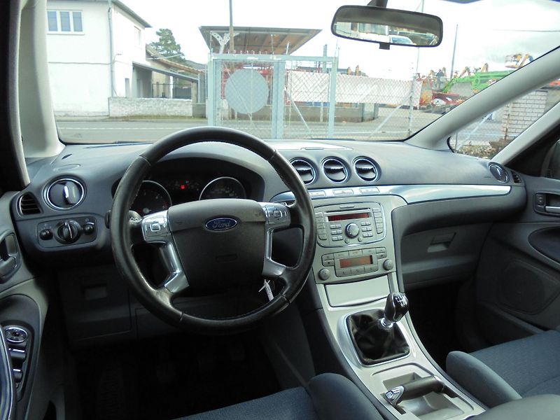 Ford S-MAX (2008) 2.0 TDCi -103 KW- KLIMA-ALU - fotka 8 z 11