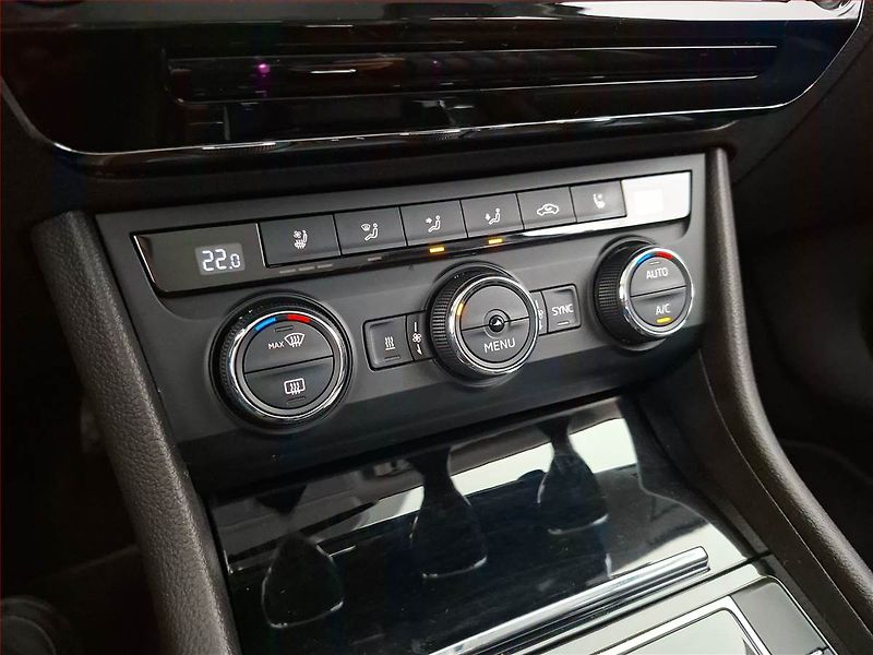 Škoda Superb (2016) Laurin&Klement 2.0 TDI, 4X4 - fotka 15 z 25