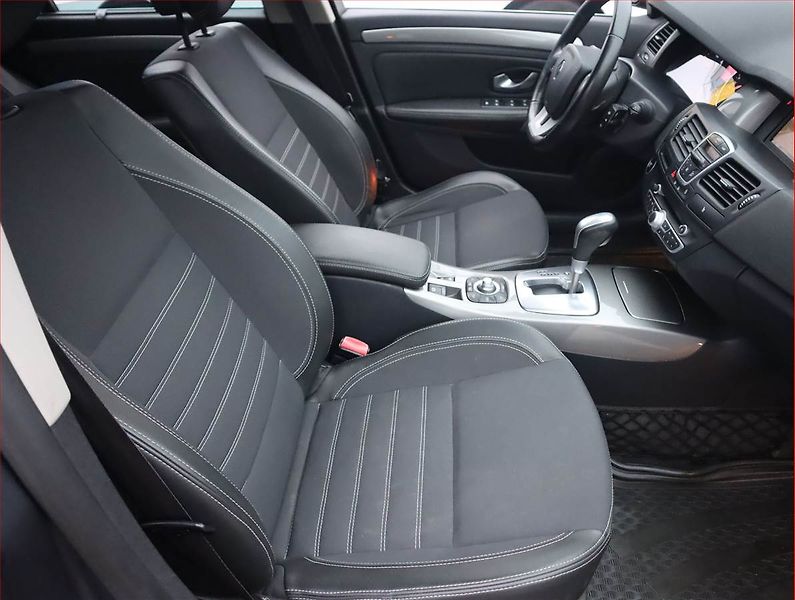 Renault Laguna (2012) 2.0 dCi, Automat, Serv.kniha - fotka 9 z 20