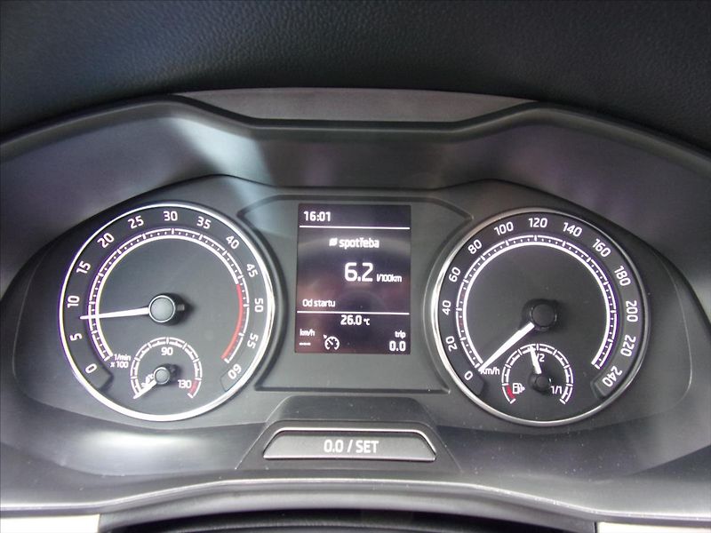 Škoda Scala 1,6 TDI AMB 85kW 1maj. odp.DPH - fotka 16 z 25