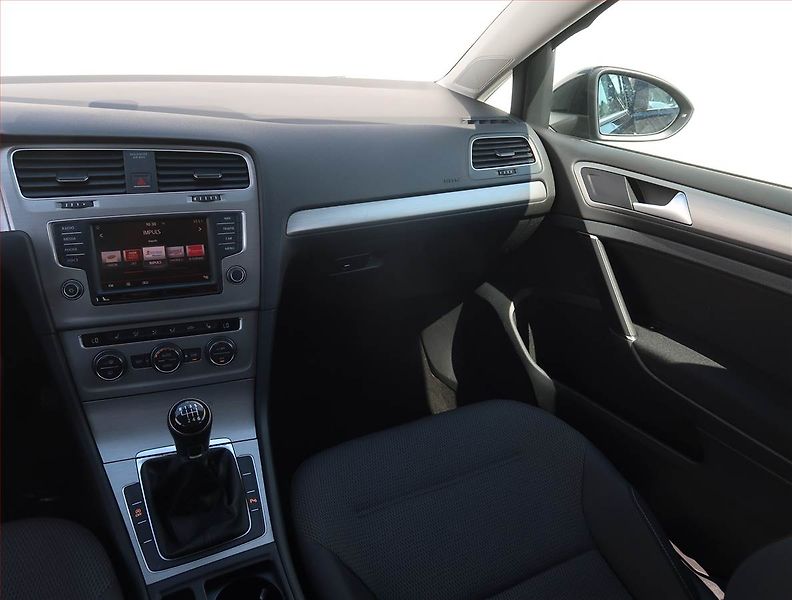 Volkswagen Golf (2017) Comfortline 1.0 TSI, Tempomat - fotka 8 z 16