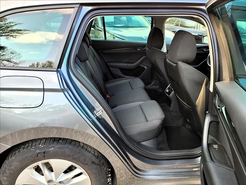 Škoda Octavia 1,0 TSI,NAVI,LED,VIRTUAL,KEYLE - fotka 16 z 50