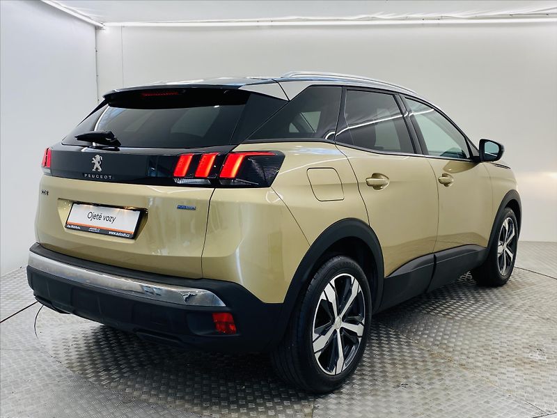 Peugeot 3008 1,2 PureTech 96kW Active - fotka 2 z 28