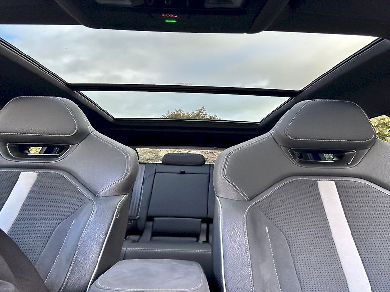 Škoda Kodiaq (2025) 2.0 TDI 142 kW Sportline 4x4 D - fotka 23 z 30