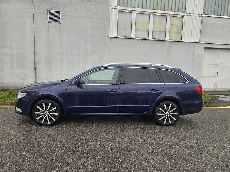 Škoda Superb (2011) 2 2.0TDI DSG TAŽNÉ  - fotka 2 z 17