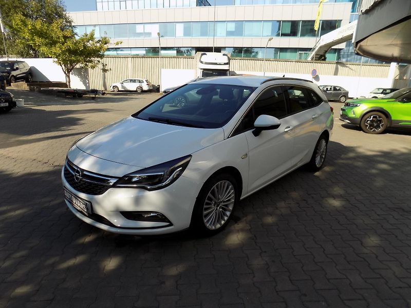 Opel Astra (2019) 1.6 CDTi - fotka 3 z 12