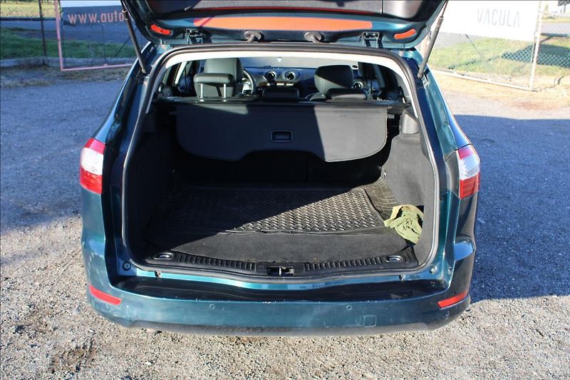 Ford Mondeo 2,0 TDCi  STK 9/27,DIG.KLIMA - fotka 13 z 26
