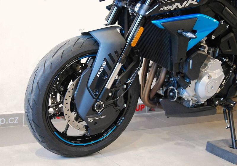 CFMOTO (2025) 675 NK - stroj od nás,1.maj,90 - fotka 15 z 20
