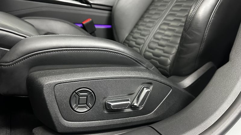 Audi RS 7 V8 4.0 / STAV NOVÉHO VOZU - fotka 24 z 54
