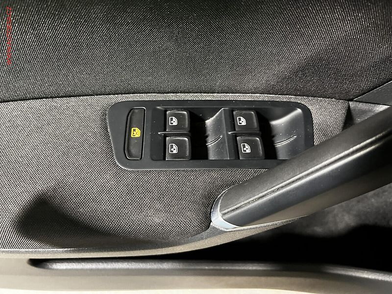 Volkswagen Golf (2016) 1.6 TDi, Allstar, DSG, bixen - fotka 12 z 16