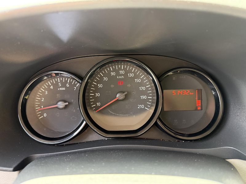 Dacia Lodgy 1.6i - fotka 7 z 10