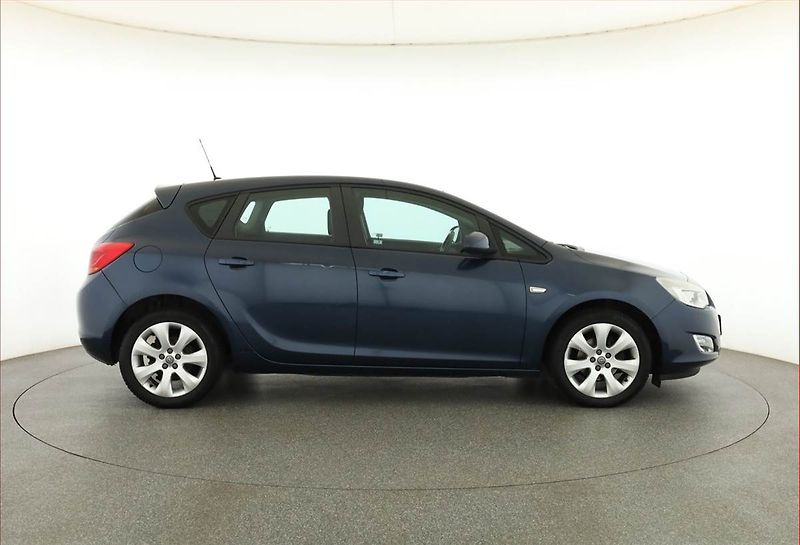 Opel Astra (2011) 1.4 16V, Serv.kniha, nová STK - fotka 6 z 16