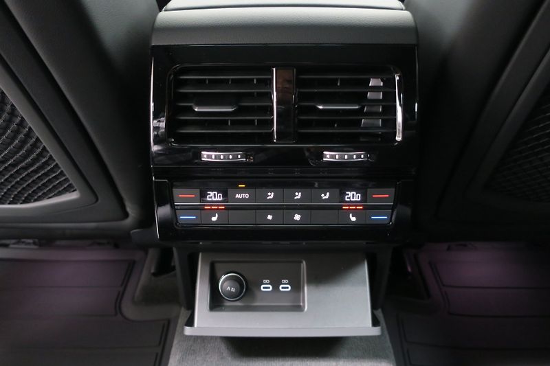 Volkswagen Touareg (2026) NEW Final Edition R Line 210kW - fotka 44 z 50