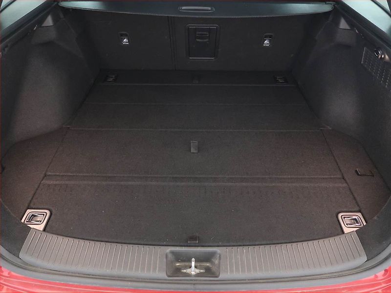 Hyundai i30 (2018) 1.4 T-GDI, Automat, Serv.kniha - fotka 14 z 18