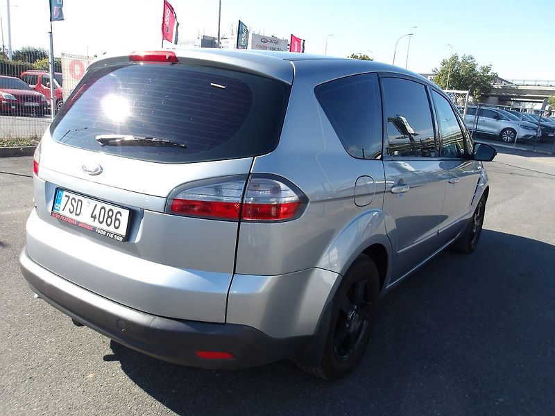 Ford S-MAX 2,0i 107kW ! KRASAVEC !!! - fotka 10 z 32