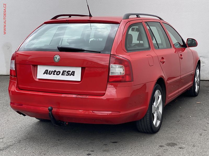 Škoda Octavia (2010) 1.2 TSi, Ambiente, TZ - fotka 4 z 16