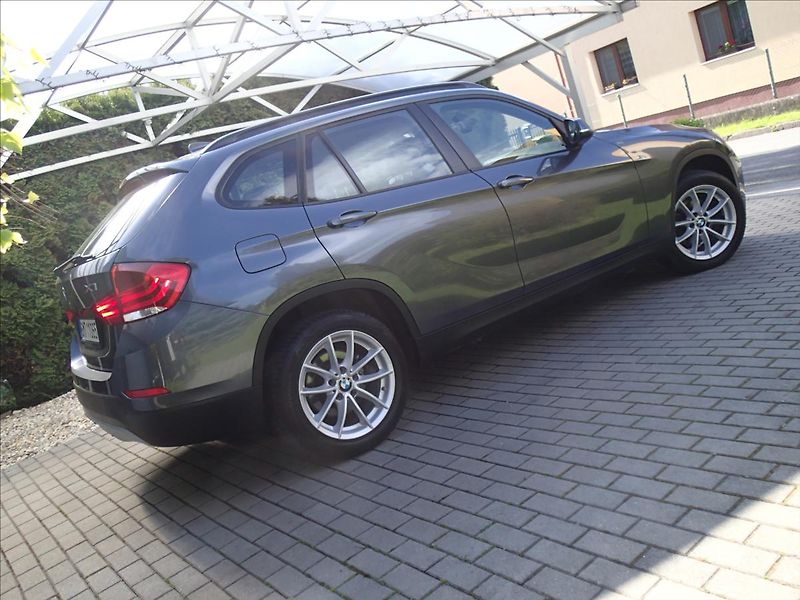 BMW X1 2,0 135 kW, 4x4 - fotka 5 z 47