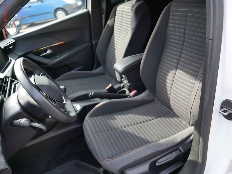 Peugeot 2008 (2023) 1.2PT, 1.maj,ČR, Active, LED - fotka 9 z 16