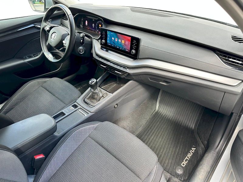 Škoda Octavia (2023) 2.0 TDI 85kW Ambition Combi - fotka 7 z 21