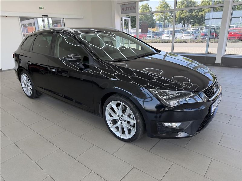 Seat Leon 2,0 TDi, FR-Line, DSG, Navi - fotka 7 z 34
