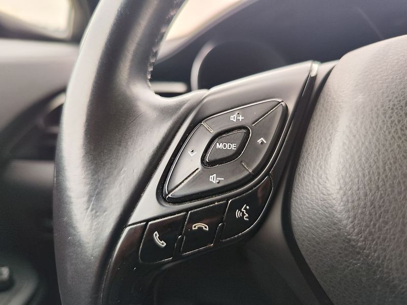 Toyota C-HR 1.8 HEV/90kW Comfort e-CVT - fotka 23 z 32