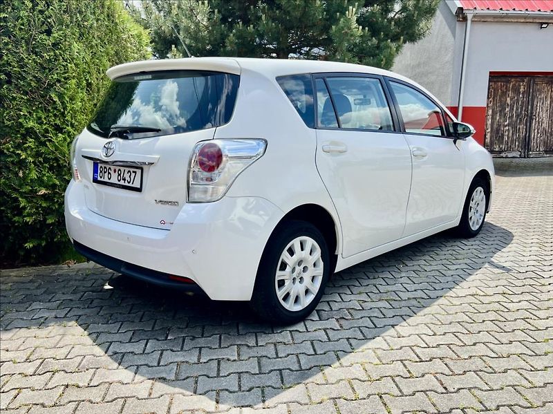 Toyota Verso 1,6 D-4D KLIMA - fotka 5 z 36