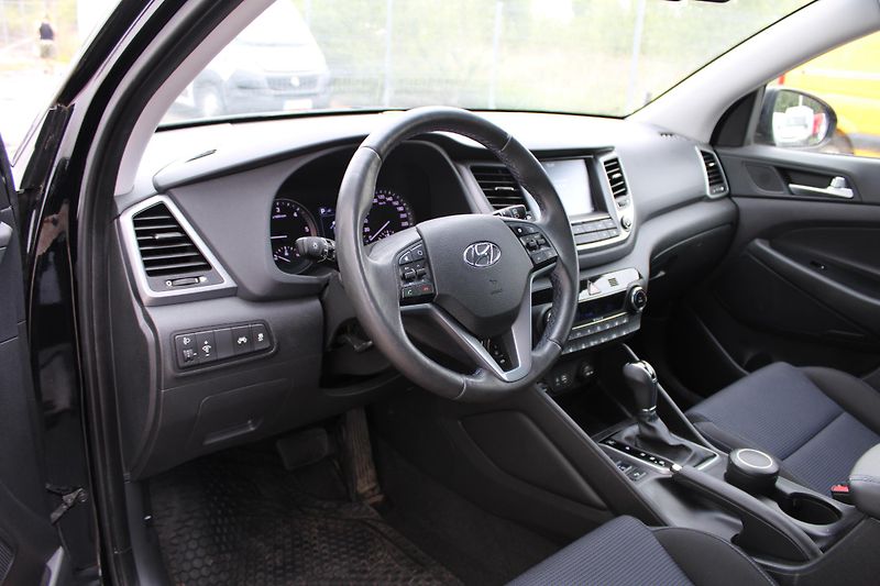 Hyundai Tucson 1,7 CRDi 104 kw - fotka 7 z 22