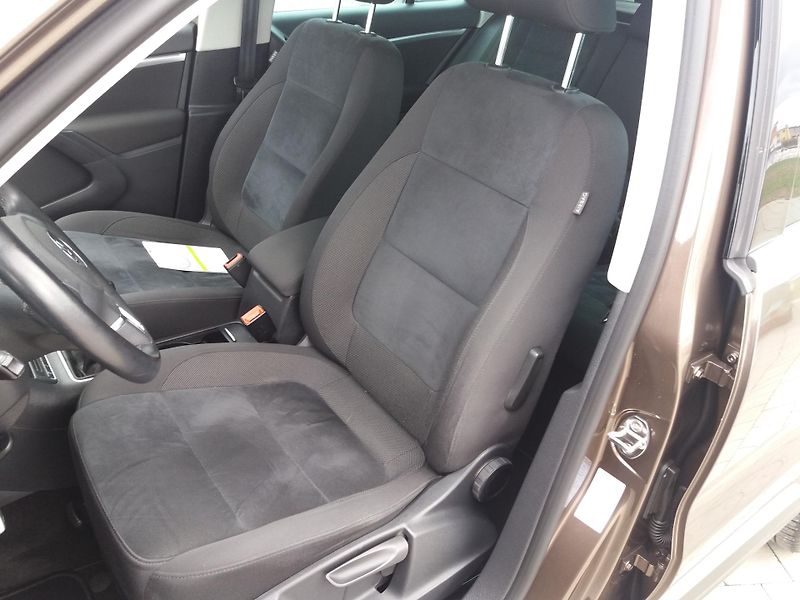 Volkswagen Tiguan 1.4TSi,118kW,Sport-Style,TAŽNY - fotka 16 z 29