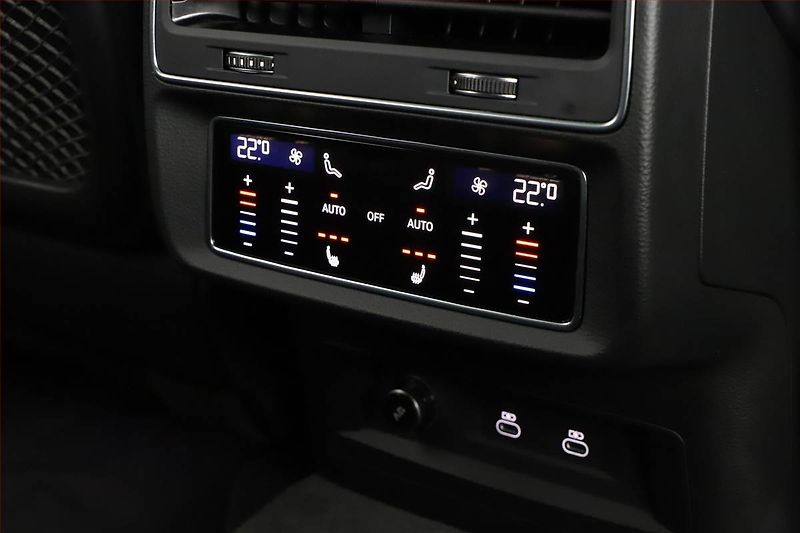 Audi Q8 (2022) 50 TDI - fotka 28 z 29