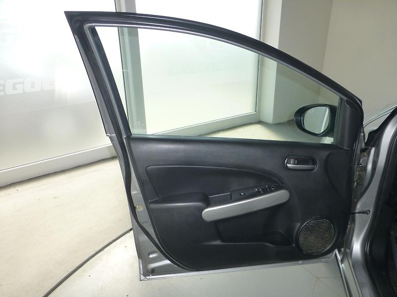 Mazda 2 (2012) 1,3i 55KW*KLIMA+ SADA KOL - fotka 9 z 26