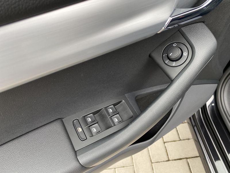 Škoda Octavia 1.4 TSI 110kW - 1xMAJ. - NAVI - fotka 14 z 45